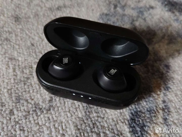 JBL t100tws в идеальном состоянии