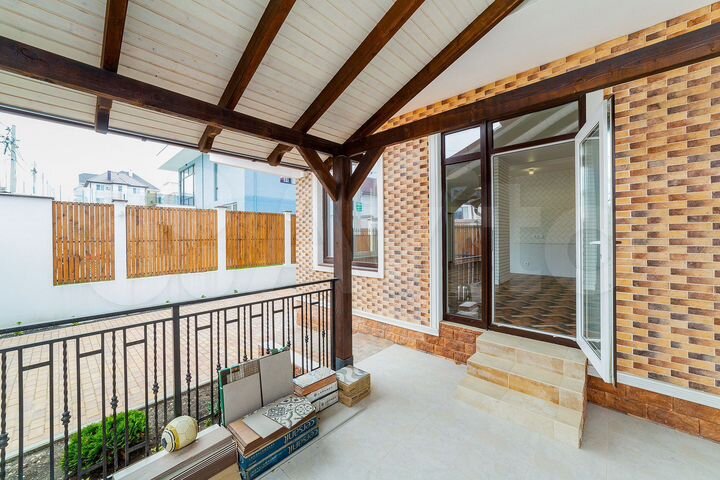 Дом 170,7 м² на участке 1,5 сот.