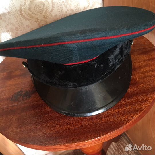 Фуражки разные