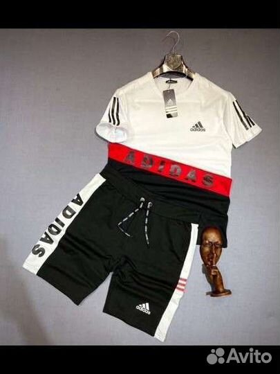 Костюм с шортами