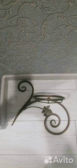 Подставка для цветов настенная