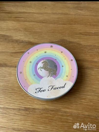 Хайлайтер Too faced Rainbow Strobe