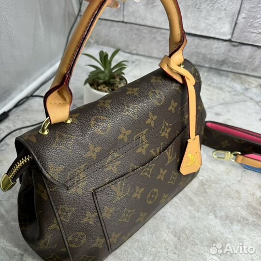 Сумка Louis Vuitton женская