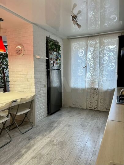 3-к. квартира, 94 м², 3/8 эт.