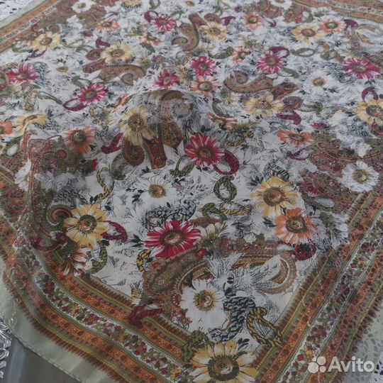 Красивый шифоновый платок