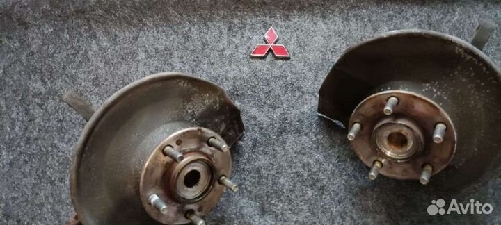 Передняя ступица в сборе Mitsubishi Lancer 9 2.0