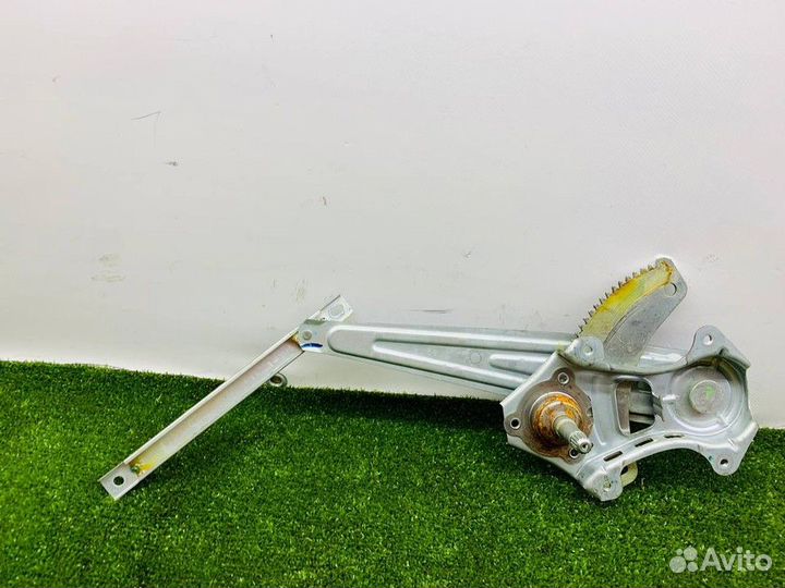 Стеклоподъемник правый задний Nissan Micra K13 827201HB5A