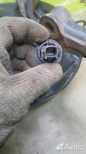 Ступица цапфа кулак передняя левая Honda Cr-V