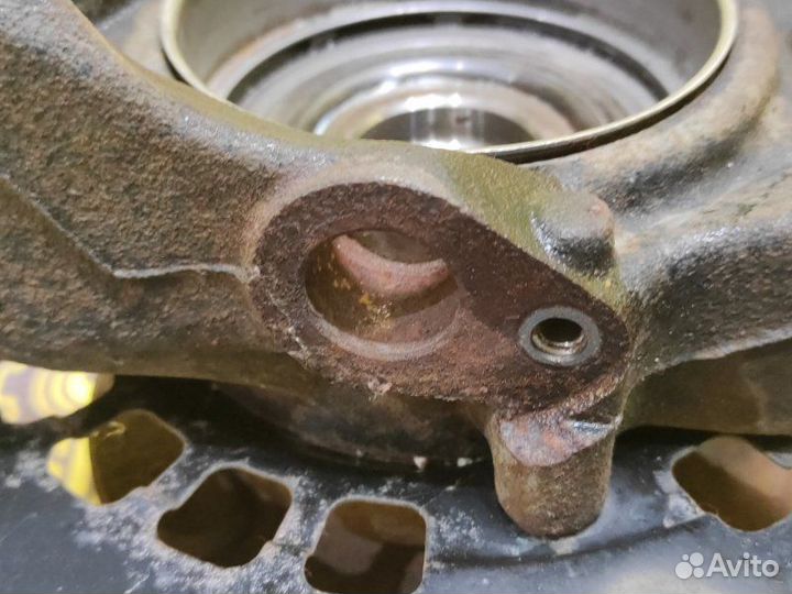 Ступица передняя левая Toyota Camry ACV30 2AZ-FE