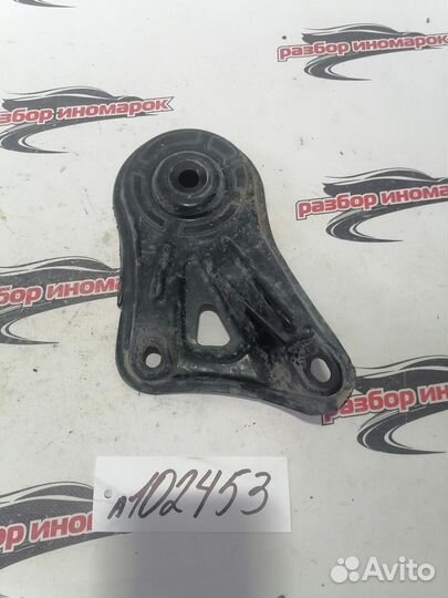 Кронштейн передней балки Toyota Camry GSV50 2011-2