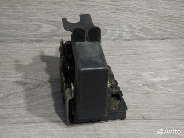 Замок боковой двери задний левый Renault Symbol