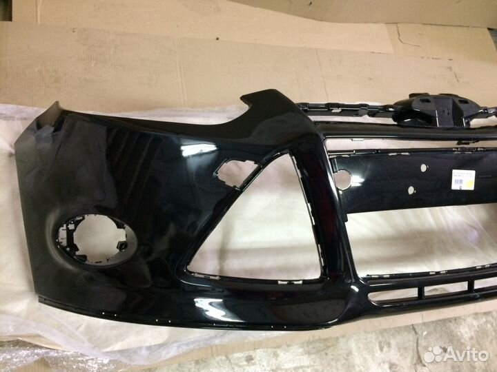 Бампер передний Форд Фокус 3 в цвет