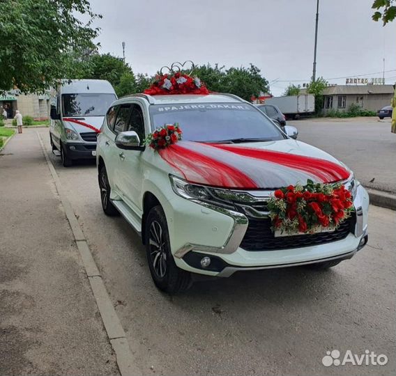 Автобусы и автомобили на свадьбу