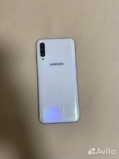 Samsung Galaxy A50, 4/64 ГБ