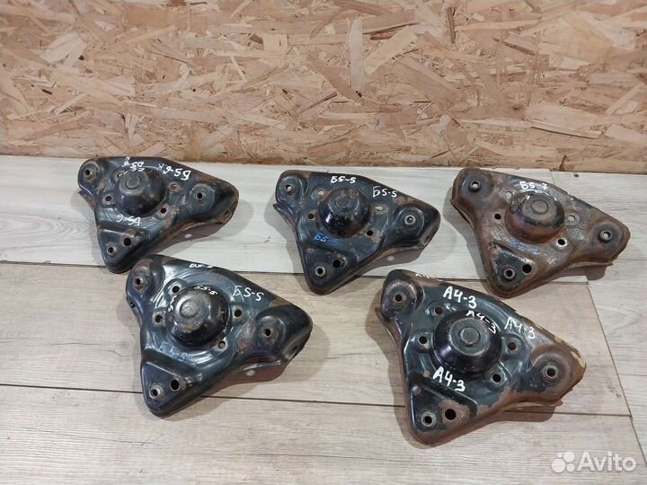 Кронштейн опора амортизатора Volkswagen Passat B5