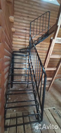 Металлокаркас лестницы на монокосоуре в дом