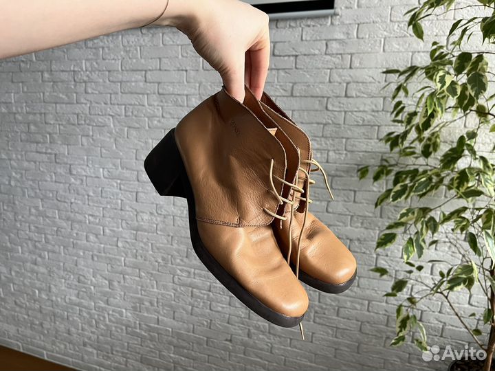 Ботинки женские кожаные бежевые 39
