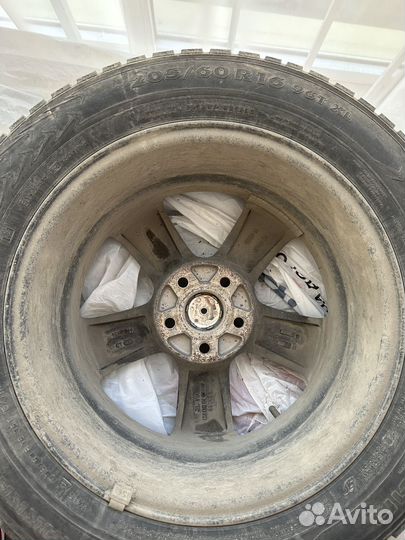 Комплект зимних колёс 205/60 R16 16x6,5jj ET 39