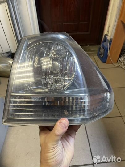 Lexus RX 330 фонарь задний наружный правый