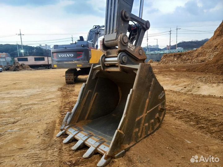 Гусеничный экскаватор Volvo EC380ELS, 2022