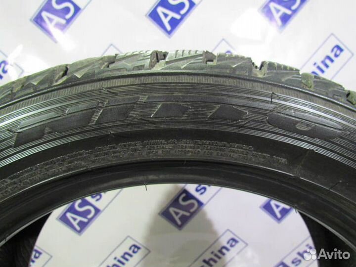 Nitto Therma Spike 215/50 R17 92N