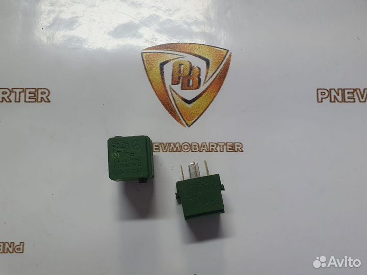 Реле компрессора пневмоподвески Mercedes W221