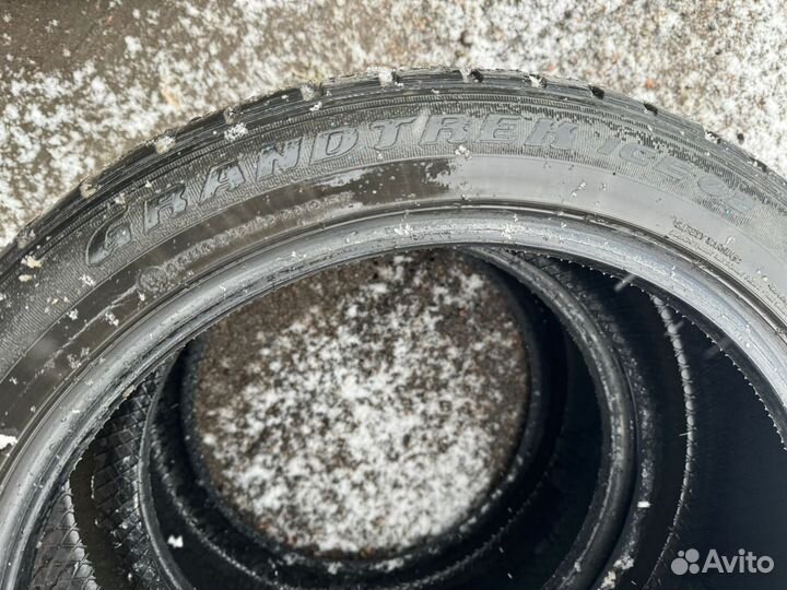 Dunlop Grandtrek Ice 02 275/40 R20 и 315/35 R20