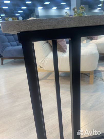 Декоративные столики, придвижной, прикроватный