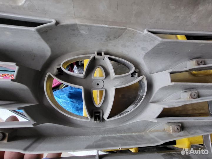 Решетка радиатора Toyota Rav4 2010-2012 рестайлинг