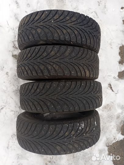 Sava Eskimo Stud 215/65 R16 98T