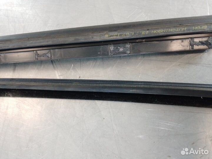 Уплотнитель стекла двери Ford Focus Ii 2005-2008
