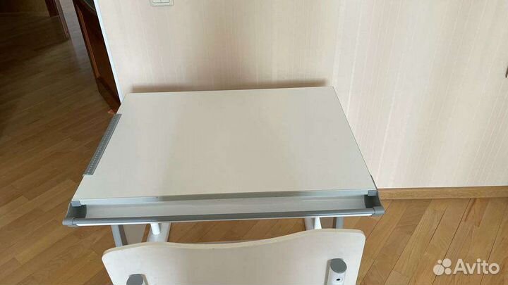 Растущая парта и стул дэми