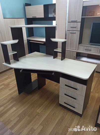 Стол компьютерный (1,3м) Каспер, наличие