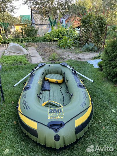 Лодка sevylor fish hunter HF280 + весла