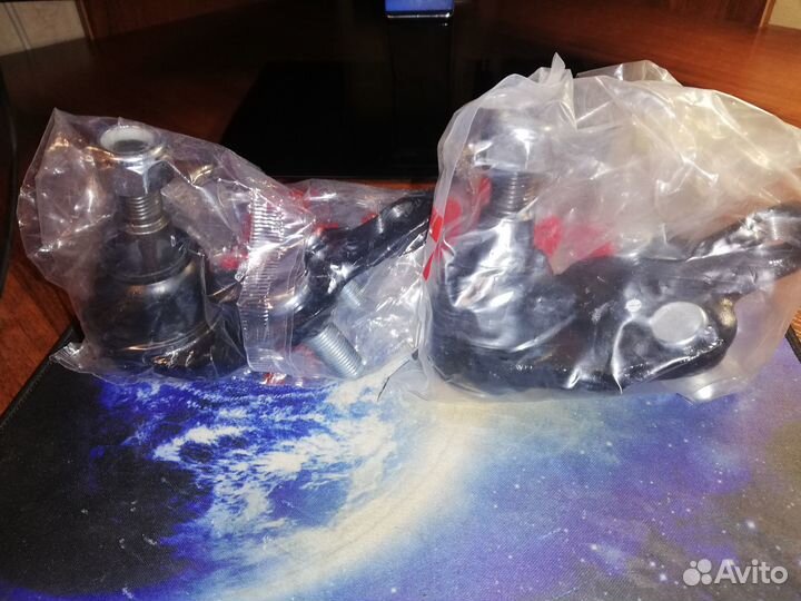 Шаровые опоры нижние на Тойота камри