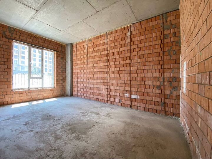 3-к. квартира, 80 м², 1/10 эт.