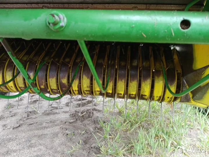 Пресс-подборщик John Deere 550, 1993