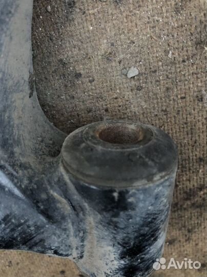 Рычаг правый mitsubishi colt z30