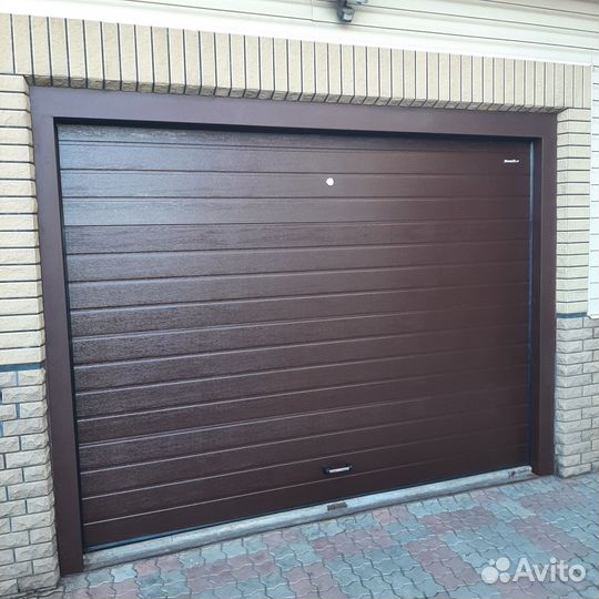 Секционные ворота