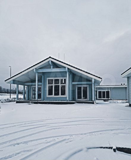 Коттедж 256 м² на участке 12 сот.