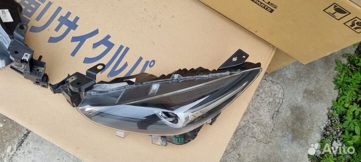 Фара передняя правая левая mazda 3 bm рест