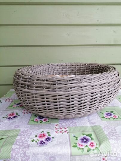 Лежанка для кошек из искусственного ротанга