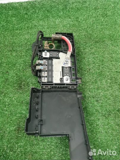 Предохранители клеммы акб Chevrolet Cruz седан 1.6