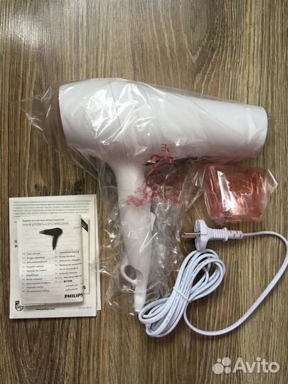 Фен Philips DryCare Essential BHD017/40