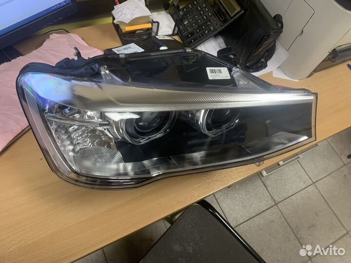Биксеноновая фара Правая F25, F26