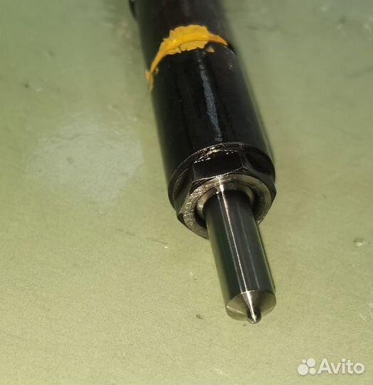 Форсунка топливная Б/У 4HF1 4HG1 8971198120 ELF