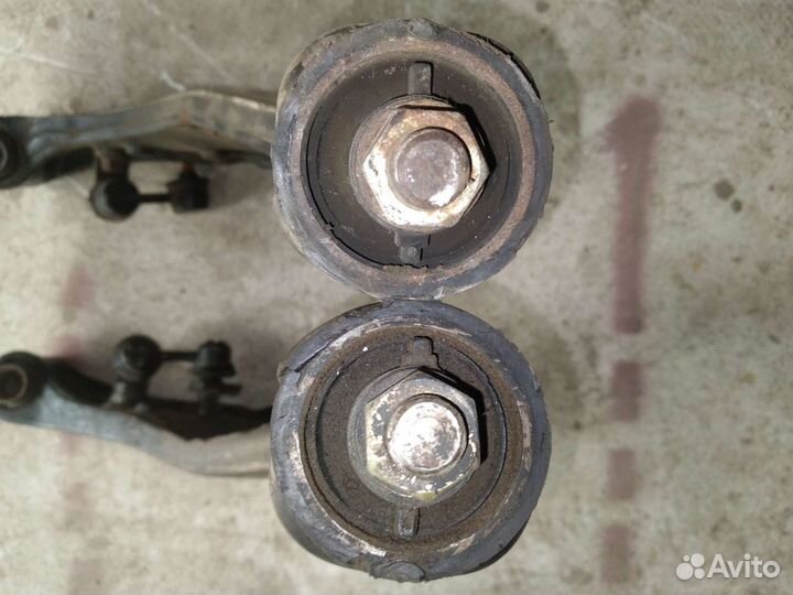 Передний нижний рычаг Mazda Xedos 9, Millenia