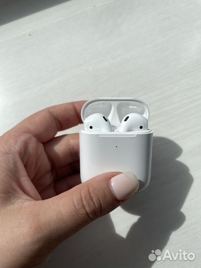 Беспроводные наушники apple airpods