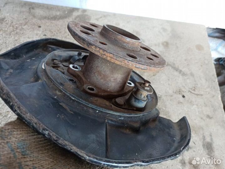 Ступица в сборе задняя правая Toyota Camry V30