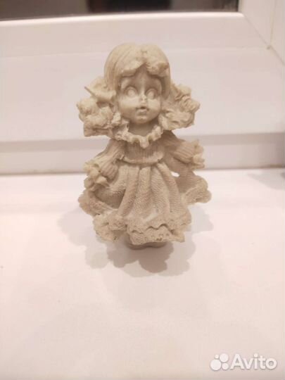 Статуэтка Девочки